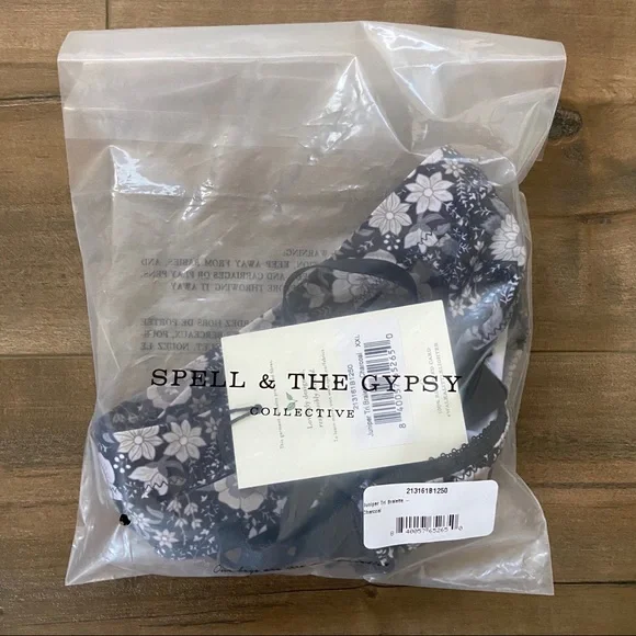 {Spell} Juniper Tri Bralette XXL Charcoal Floral